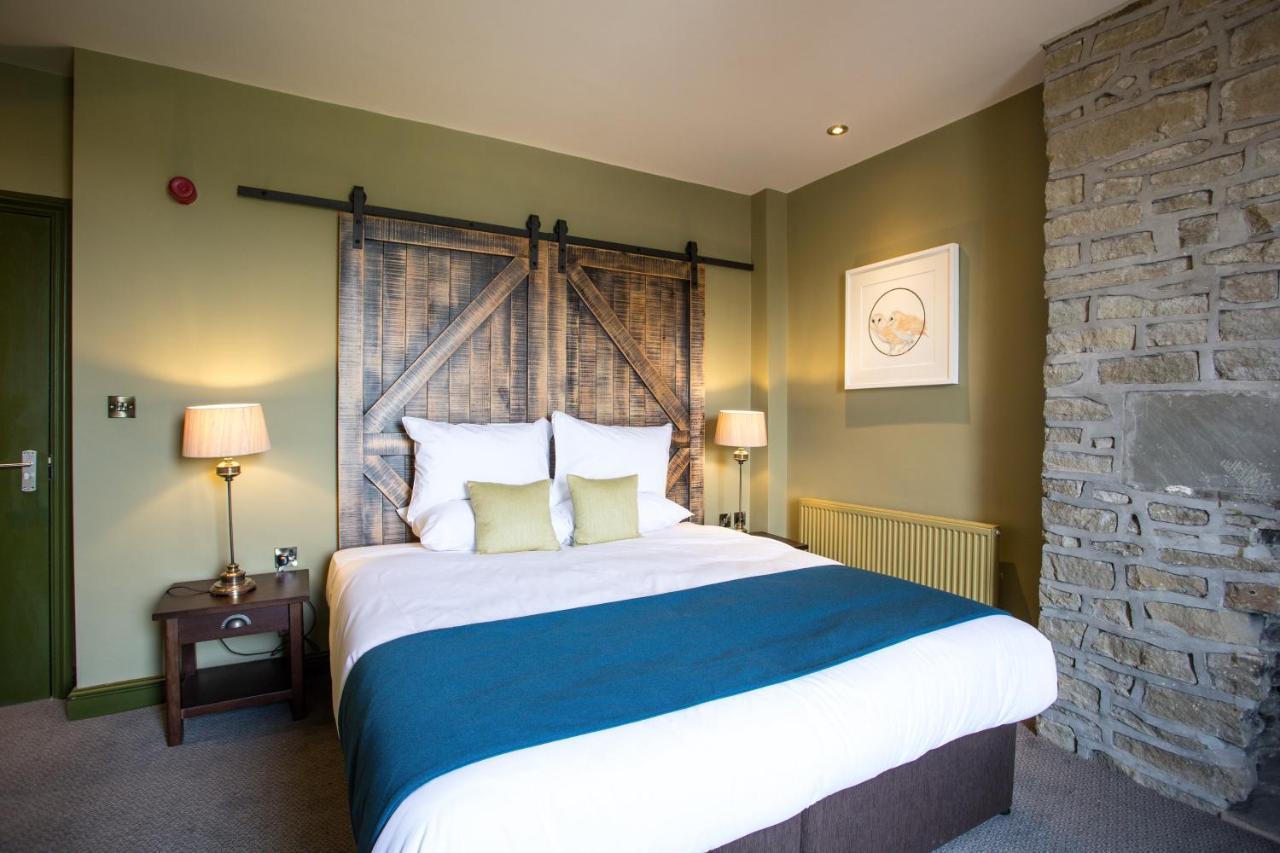Eagle And Child, Ramsbottom Hotel บิวรี่ ภายนอก รูปภาพ
